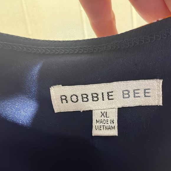 Knit midi dress with vibrant pattern - Picture 5 of 5